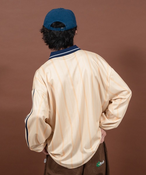 Perushu（ペルーシュ）の「サッカーデザインゲームシャツ（Tシャツ/カットソー・メンズ・ネイビー/ベージュ・LARGE/MEDIUM）」の8枚目の写真