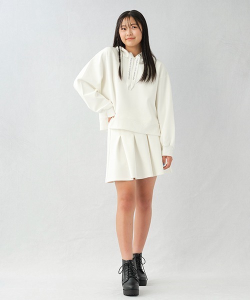 LOVETOXIC(ラブトキシック)の「ダンボールタックフレアスカパン(スカート・キッズ・オフホワイト/トップグレー/ブラック・S/L/M)」の15枚目の写真