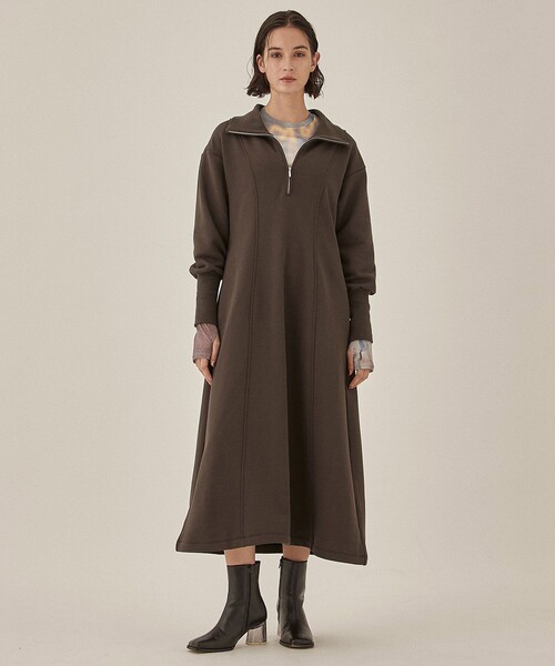 PUBLIC TOKYO（パブリックトウキョウ）の「ハーフジップスエットワンピ（ワンピース・レディース・ダークグレー/アイボリー・FREE）」の8枚目の写真