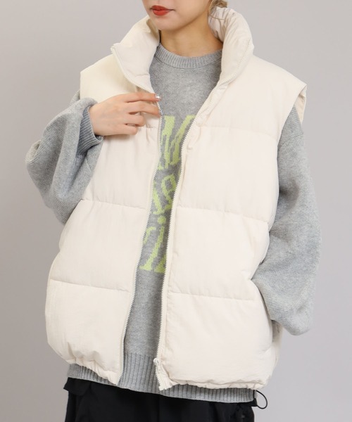 SPINNS（スピンズ）の「【M，L2サイズ展開◎ユニセックスで着用可能】スタンドカラーフェイクダウンベスト（ダウンベスト・メンズ・ブラック/ホワイト/シルバーグレー/ブラウン・M/L）」の2枚目の写真