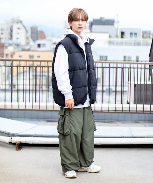 SPINNS（スピンズ）の「【M，L2サイズ展開◎ユニセックスで着用可能】スタンドカラーフェイクダウンベスト（ダウンベスト・メンズ・ブラック/ホワイト/シルバーグレー/ブラウン・M/L）」の14枚目の写真