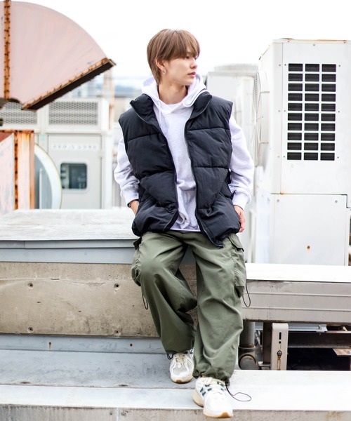 SPINNS（スピンズ）の「【M，L2サイズ展開◎ユニセックスで着用可能】スタンドカラーフェイクダウンベスト（ダウンベスト・メンズ・ブラック/ホワイト/シルバーグレー/ブラウン・M/L）」の7枚目の写真