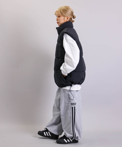 SPINNS（スピンズ）の「【M，L2サイズ展開◎ユニセックスで着用可能】スタンドカラーフェイクダウンベスト（ダウンベスト・メンズ・ブラック/ホワイト/シルバーグレー/ブラウン・M/L）」の22枚目の写真