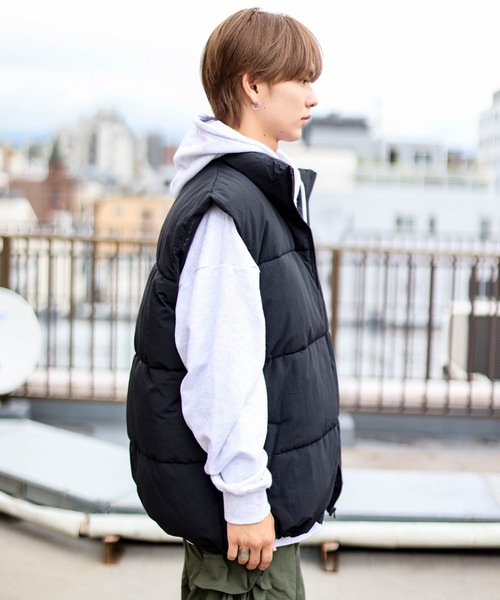 SPINNS（スピンズ）の「【M，L2サイズ展開◎ユニセックスで着用可能】スタンドカラーフェイクダウンベスト（ダウンベスト・メンズ・ブラック/ホワイト/シルバーグレー/ブラウン・M/L）」の10枚目の写真