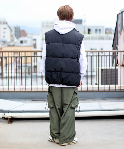 SPINNS（スピンズ）の「【M，L2サイズ展開◎ユニセックスで着用可能】スタンドカラーフェイクダウンベスト（ダウンベスト・メンズ・ブラック/ホワイト/シルバーグレー/ブラウン・M/L）」の16枚目の写真