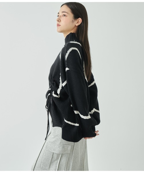 ANAP(アナップ)の「シャーリングハイネックニット(ニット/セーター・レディース・オフホワイト/カーキ/ブラック×ホワイト・FREE)」の8枚目の写真
