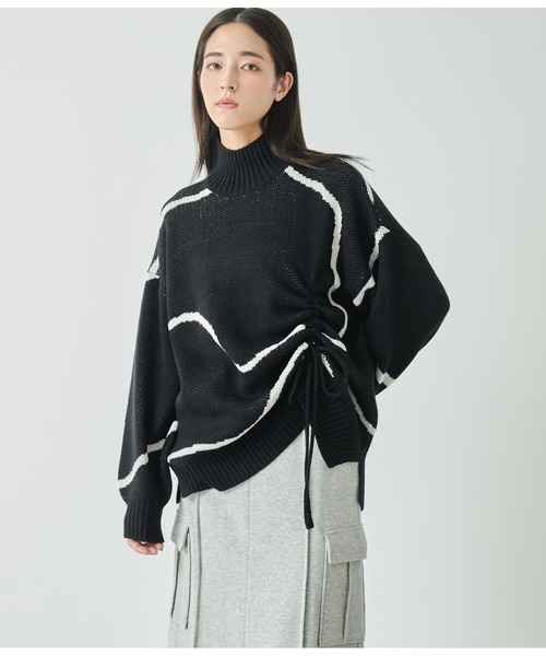 ANAP(アナップ)の「シャーリングハイネックニット(ニット/セーター・レディース・オフホワイト/カーキ/ブラック×ホワイト・FREE)」の4枚目の写真