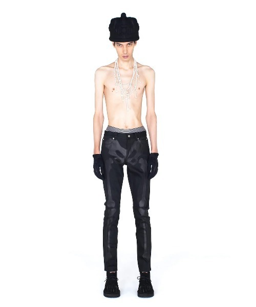 TAKAHIROMIYASHITATheSoloIst.（タカヒロミヤシタザソロイスト）の「stretch skinny jean.(bone)（デニムパンツ・メンズ・ブラック×ブラック/ブラック×ホワイト・48/46）」の3枚目の写真