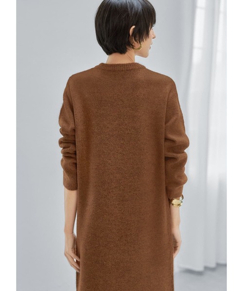 STYLE DELI(スタイルデリ)の「ヤク風クルーネックニットワンピース(ワンピース・レディース・ライトブラウン/ブラック/ライトグレー・01/02)」の9枚目の写真