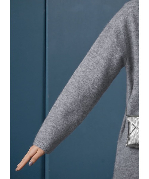 STYLE DELI(スタイルデリ)の「ヤク風クルーネックニットワンピース(ワンピース・レディース・ライトブラウン/ブラック/ライトグレー・01/02)」の19枚目の写真