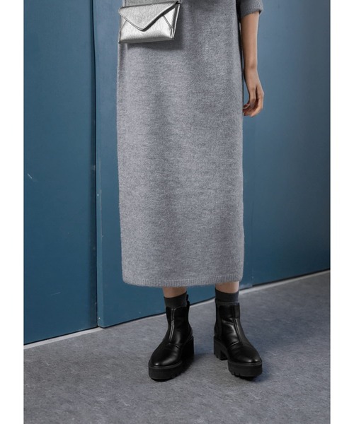 STYLE DELI(スタイルデリ)の「ヤク風クルーネックニットワンピース(ワンピース・レディース・ライトブラウン/ブラック/ライトグレー・01/02)」の22枚目の写真