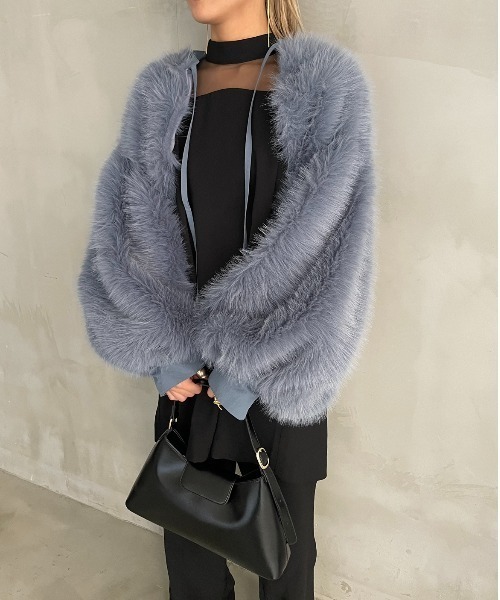 PRADA ファー付き カーディガン ボレロ 38 ポンチョ ショート PRADA ファー付き カーディガン ボレロ 38 ポンチョ ショート