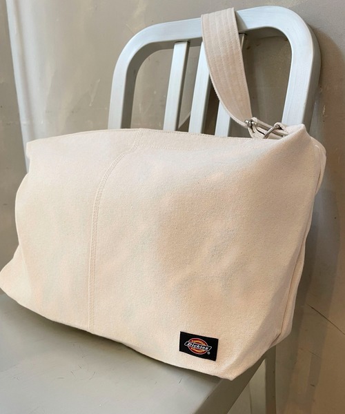Dickies（ディッキーズ）の「【Dickies/ディッキーズ】キャンバス地ショルダーバッグ/大容量/A４収納可能（ショルダーバッグ・メンズ・ライトブラウン/オフホワイト/ブラック・ONESIZE）」の16枚目の写真