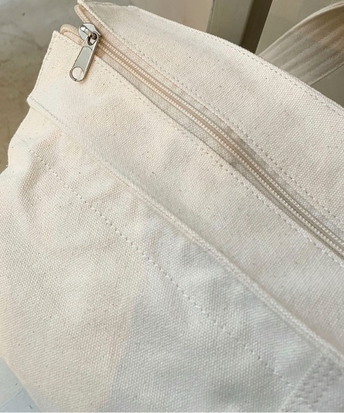 Dickies（ディッキーズ）の「【Dickies/ディッキーズ】キャンバス地ショルダーバッグ/大容量/A４収納可能（ショルダーバッグ・メンズ・ライトブラウン/オフホワイト/ブラック・ONESIZE）」の13枚目の写真