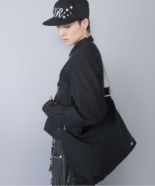 Dickies（ディッキーズ）の「【Dickies/ディッキーズ】キャンバス地ショルダーバッグ/大容量/A４収納可能（ショルダーバッグ・メンズ・ライトブラウン/オフホワイト/ブラック・ONESIZE）」の8枚目の写真