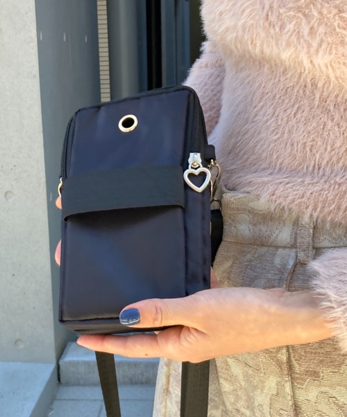 tolene(トレネ)の「スマホショルダー 縦長ミニポシェット(ショルダーバッグ・レディース・A/B/ブラック/ネイビー/C/D・ONE SIZE)」の9枚目の写真