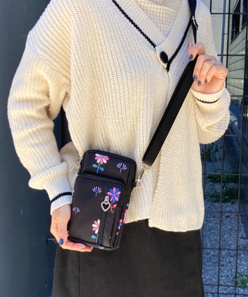 tolene(トレネ)の「スマホショルダー 縦長ミニポシェット(ショルダーバッグ・レディース・A/B/ブラック/ネイビー/C/D・ONE SIZE)」の19枚目の写真