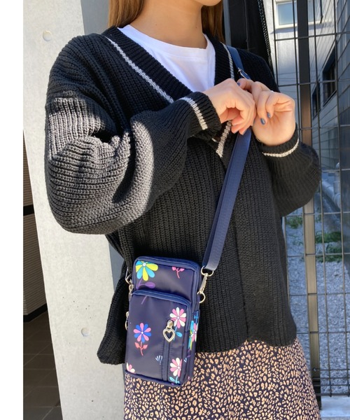 tolene(トレネ)の「スマホショルダー 縦長ミニポシェット(ショルダーバッグ・レディース・A/B/ブラック/ネイビー/C/D・ONE SIZE)」の22枚目の写真