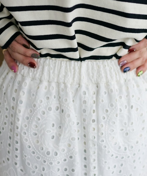 DISCOAT（ディスコート）の「生地レースフレアスカート（スカート・レディース・ブラック/オフホワイト・FREE）」の6枚目の写真