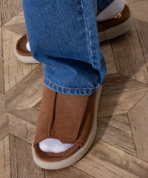 送料無料 CLARKS レザー ベルクロ サンダル 超軽量 ビーサン