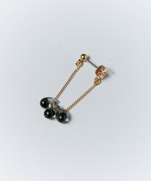 HARIO Lampwork Factory(ハリオランプワークファクトリー)の「【別注】【HARIO Lampwork Factory】ピアス リトルティアーズグレー(ピアス(両耳用)・レディース・グレー・フリー)」の6枚目の写真