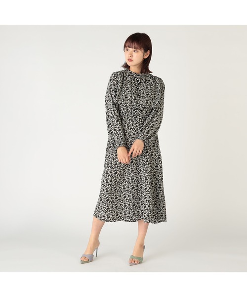 CECIL McBEE（セシルマクビー）の「小花柄バンドカラーワンピース（ワンピース・レディース・ライトベージュ/ブラック・LARGE/MEDIUM）」の8枚目の写真