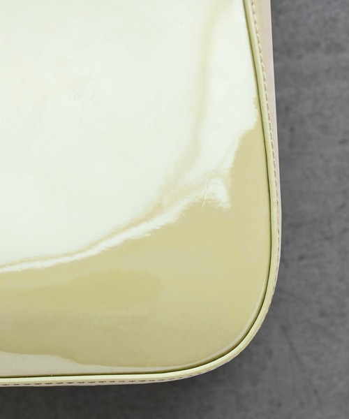 EFOLE（エフォル）の「エナメル  ミニ ショルダー バッグ（ショルダーバッグ・レディース・キャメル/オフホワイト/グリーン・FREE）」の12枚目の写真