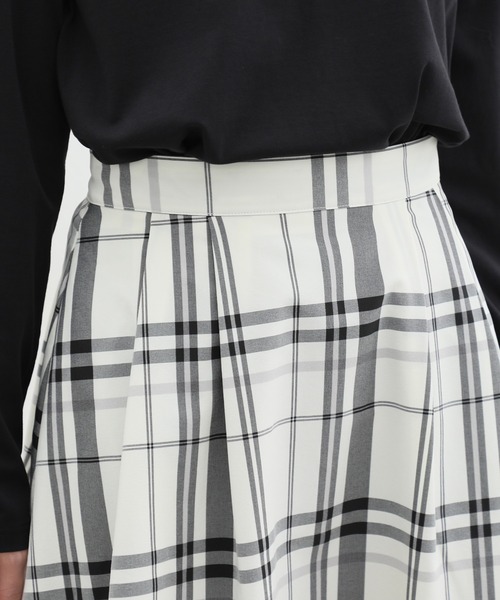 Honeys(ハニーズ)の「総柄ロングスカート(スカート・レディース・ネイビー系/ホワイト系その他/ブラック系その他/ベージュ系その他・L/M/S/3L/LL)」の5枚目の写真