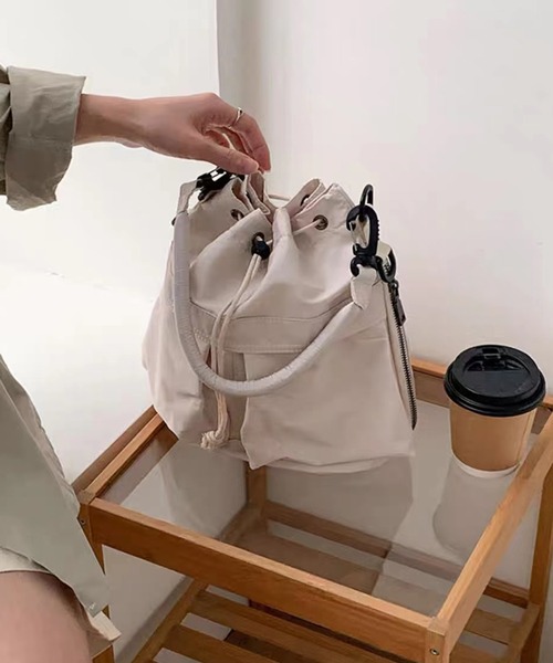 BENDER TOKYO(ベンダートウキョウ)の「2way ドローストリング 巾着 トート ショルダーバッグ(ショルダーバッグ・レディース・ベージュ/オリーブ/ブラック/アイボリー・FREE)」の10枚目の写真