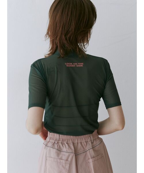 jouetie(ジュエティ)の「ハーフスリーブタトゥーシアートップス(Tシャツ/カットソー・レディース・ブラック/オフホワイト/カーキ・MEDIUM)」の4枚目の写真