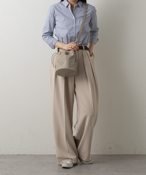 russet(ラシット)の「ソフトレザー巾着ショルダーバッグ(CE-1278)(ショルダーバッグ・レディース・グレー系その他/ベージュ系その他/ブラック・FREE)」の5枚目の写真