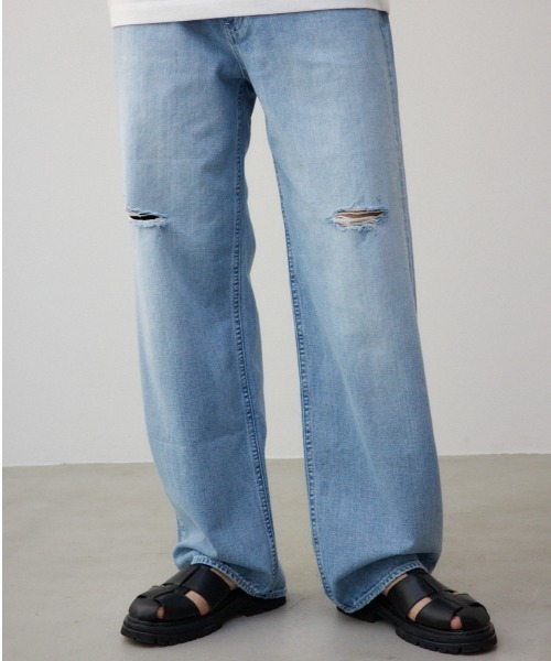AZUL by moussy(アズールバイマウジー)の「AZUL DENIM ワイドクラッシュ(デニムパンツ・メンズ・ライトブルー・LARGE/MEDIUM)」の1枚目の写真