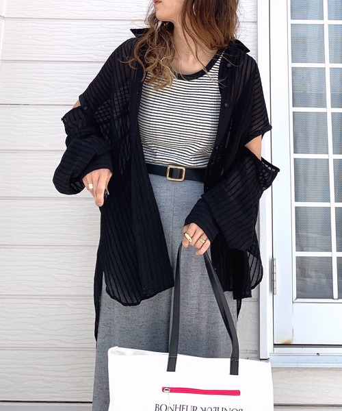 Q（キュー）の「シアーマルチwayシャツ（シャツ/ブラウス・レディース・ブラック/ライトブルー・MEDIUM）」の2枚目の写真