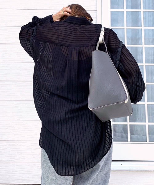 Q（キュー）の「シアーマルチwayシャツ（シャツ/ブラウス・レディース・ブラック/ライトブルー・MEDIUM）」の21枚目の写真