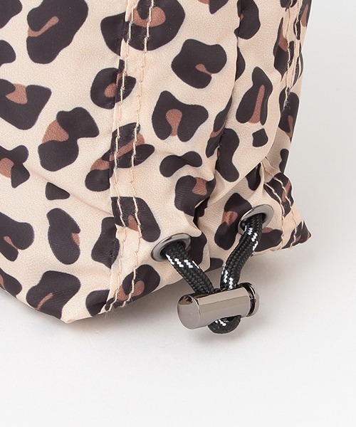 X-girl Stages(エックスガールステージス)の「メタリックロゴサイドドロストショルダーバッグ(ショルダーバッグ・キッズ・マルチ/ブラック・FREE)」の8枚目の写真