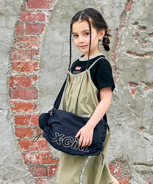 X-girl Stages(エックスガールステージス)の「メタリックロゴサイドドロストショルダーバッグ(ショルダーバッグ・キッズ・マルチ/ブラック・FREE)」の12枚目の写真