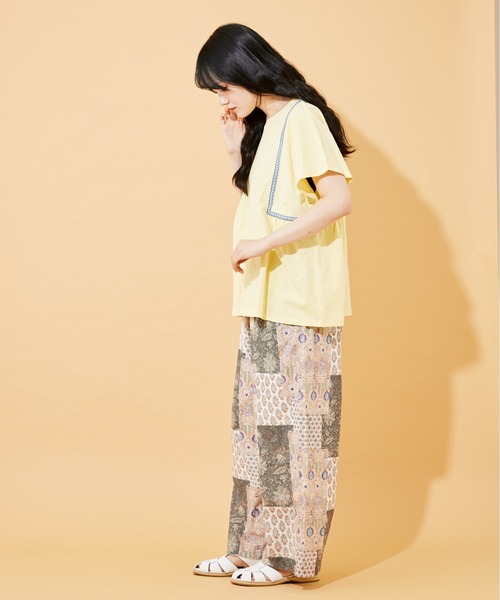 CUBE SUGAR(キューブシュガー)の「綿ソフトボイル総柄プリントイージーギャザーパンツ(その他パンツ・レディース・ブルー系その他/ホワイト系その他/ベージュ系その他/ネイビー系・M)」の12枚目の写真