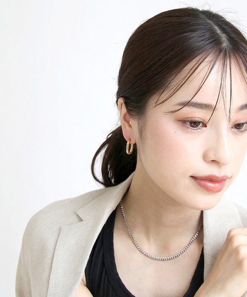 abaskdesign(アバスクデザイン)の「金属アレルギー対応 ミニマムフープステンレスピアス(ピアス(両耳用)・レディース・ゴールド・FREE)」の2枚目の写真