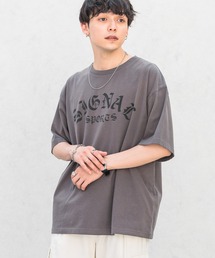 SIGNAL SPORTS（シグナルスポーツ）の「【SIGNAL SPORTS】ロゴグラフィック/オーバーサイズクルーネックTシャツ（Tシャツ/カットソー・メンズ）」