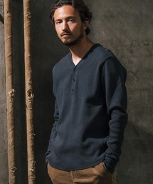 wjk reluxe（ダブルジェーケーリラックス）の「mlt4791-heavy waffle henley neck cut sew カットソー（Tシャツ/カットソー・メンズ）」