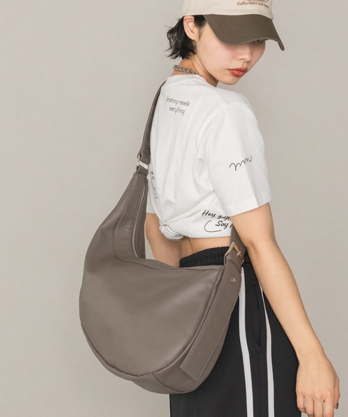 PAGEBOY（ページボーイ）の「ヘンケイBIGショルダー（ショルダー