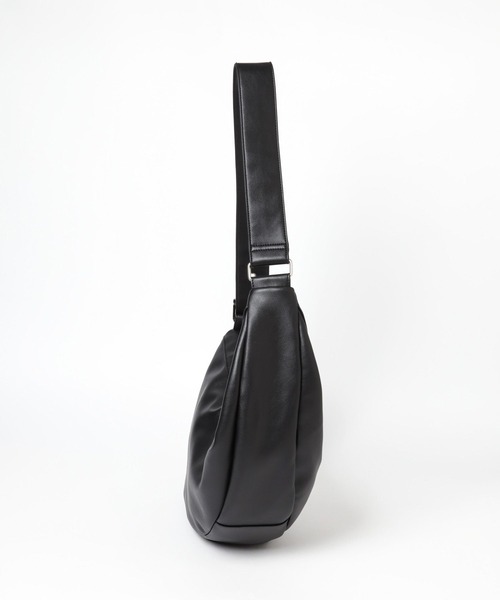 PAGEBOY(ページボーイ)の「ヘンケイBIGショルダー(ショルダーバッグ・レディース・ブラック/ブラウン・FREE)」の12枚目の写真