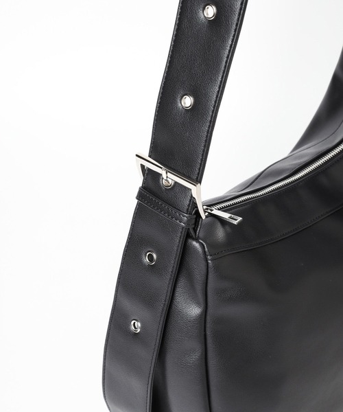 PAGEBOY(ページボーイ)の「ヘンケイBIGショルダー(ショルダーバッグ・レディース・ブラック/ブラウン・FREE)」の18枚目の写真