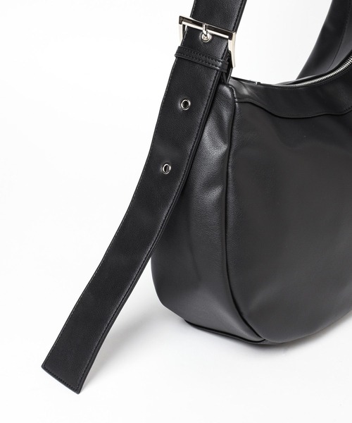 PAGEBOY(ページボーイ)の「ヘンケイBIGショルダー(ショルダーバッグ・レディース・ブラック/ブラウン・FREE)」の19枚目の写真