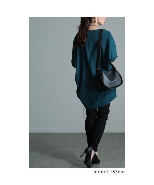 Sawa a la mode（サワアラモード）の「立体生地シボ風ドルマンチュニック（Tシャツ/カットソー・レディース・ネイビー/ブラック/ホワイト/グリーン・FREE）」の16枚目の写真