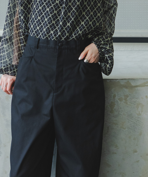 Noble（ノーブル）の「《追加》カーブシルエットパンツ（チノパンツ・レディース・ブラック/ベージュ・36/38/40）」の3枚目の写真