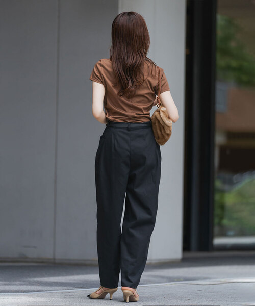 Noble（ノーブル）の「《追加》カーブシルエットパンツ（チノパンツ・レディース・ブラック/ベージュ・36/38/40）」の8枚目の写真