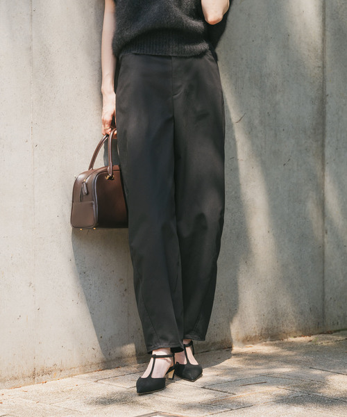 Noble（ノーブル）の「《追加》カーブシルエットパンツ（チノパンツ・レディース・ブラック/ベージュ・36/38/40）」の9枚目の写真