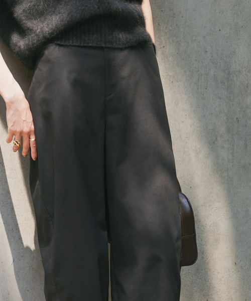 Noble（ノーブル）の「《追加》カーブシルエットパンツ（チノパンツ・レディース・ブラック/ベージュ・36/38/40）」の10枚目の写真