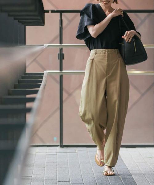 Noble（ノーブル）の「《追加》カーブシルエットパンツ（チノパンツ・レディース・ブラック/ベージュ・36/38/40）」の19枚目の写真